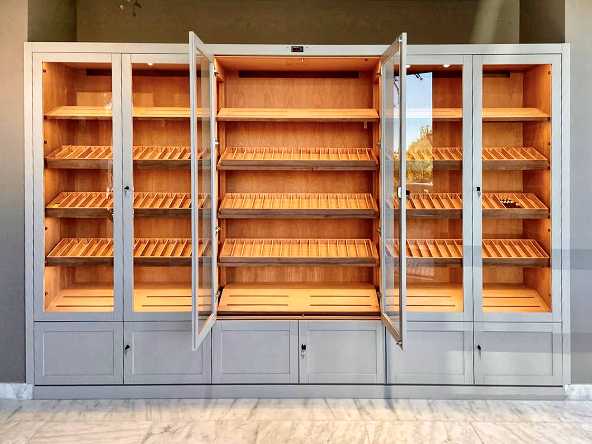Tobacconist humidor Taylor made