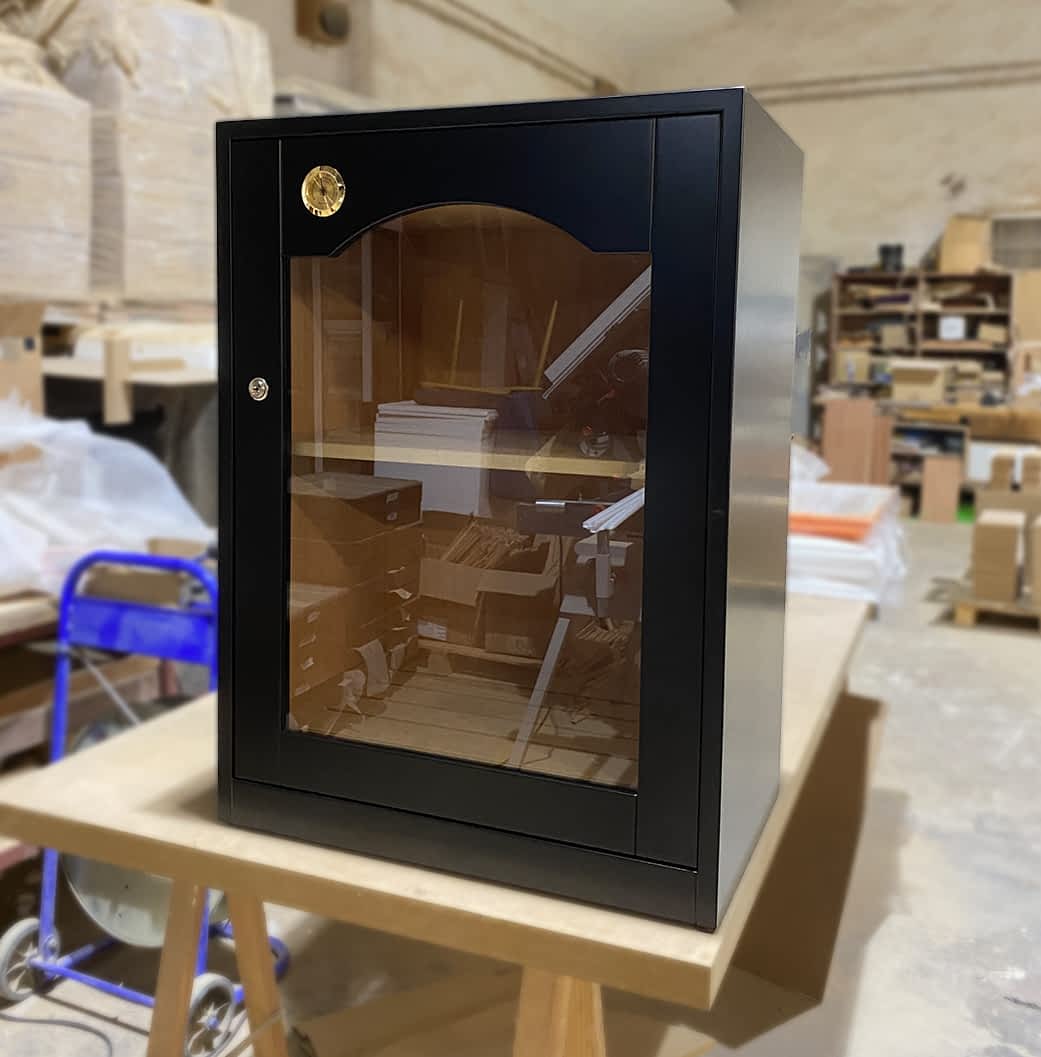 Medium black cabinet humidor model Berlin