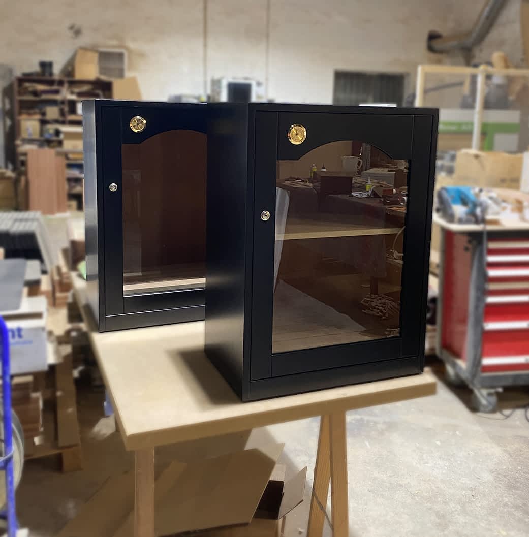 Medium black cabinet humidor model Berlin