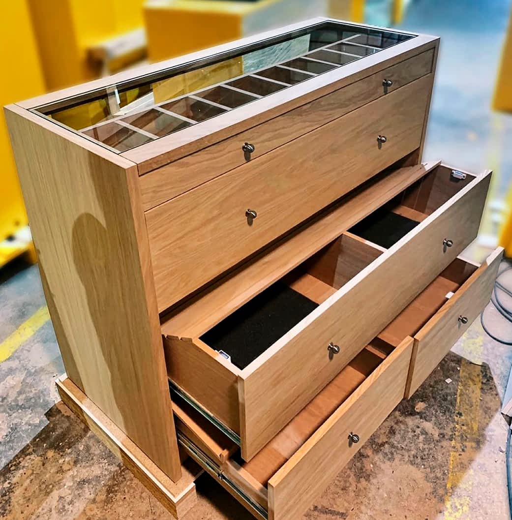 Countertop humidor model for tobacco shops opened