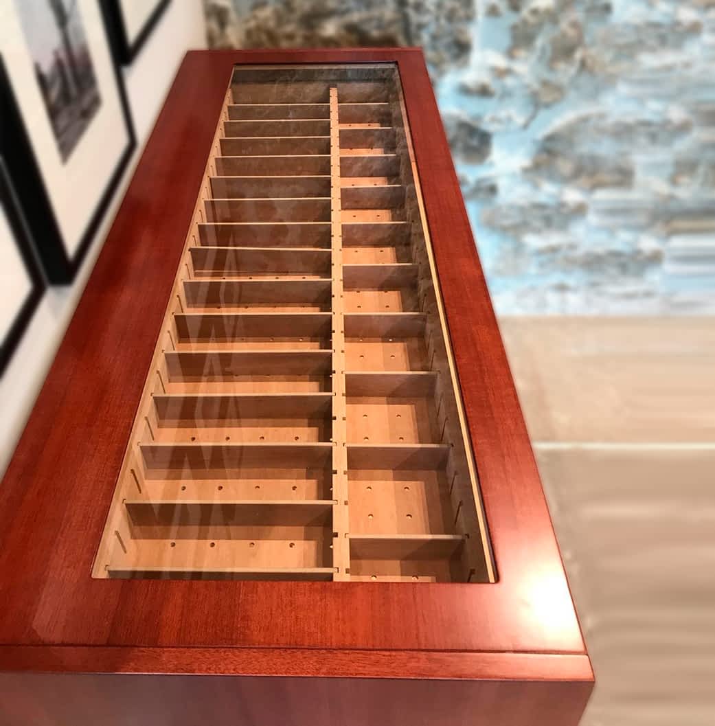 Countertop humidor model for tobacco shops