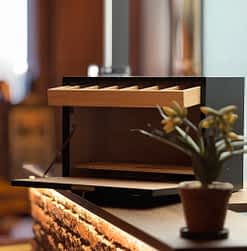 Black lacquered open desktop humidor, Presidente model
