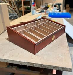 Vega humidor with mahogany varnish finish