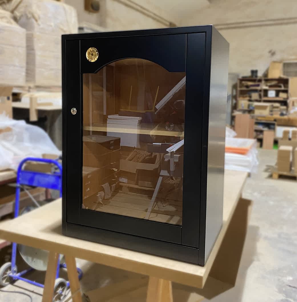 Humidor mediano modelo Berlín negro