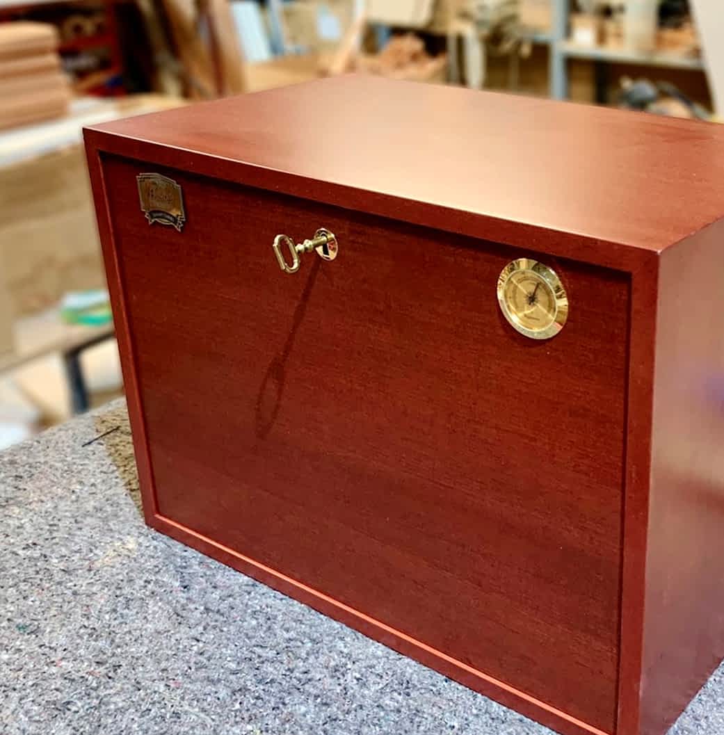 Humidor modelo Presidente cerezo