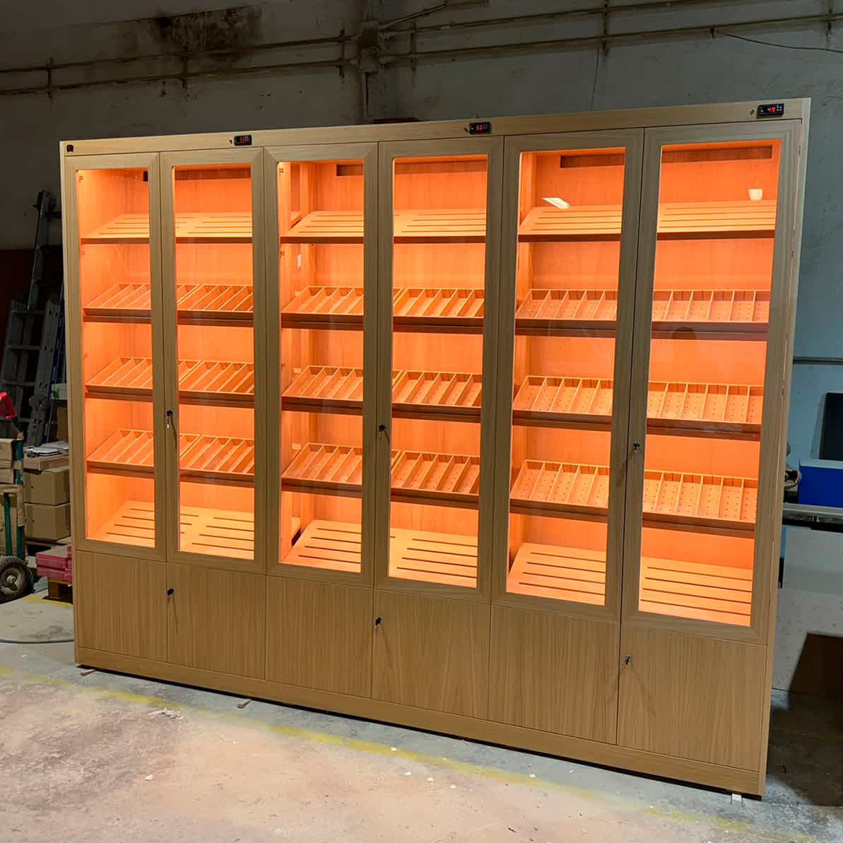 Humidor a medida acabado roble