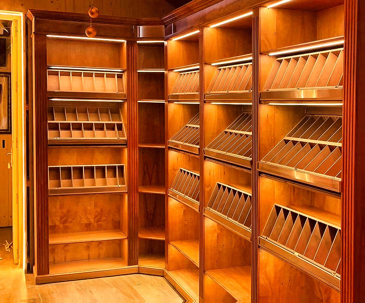 Manufacturers Of Cigar Humidors And