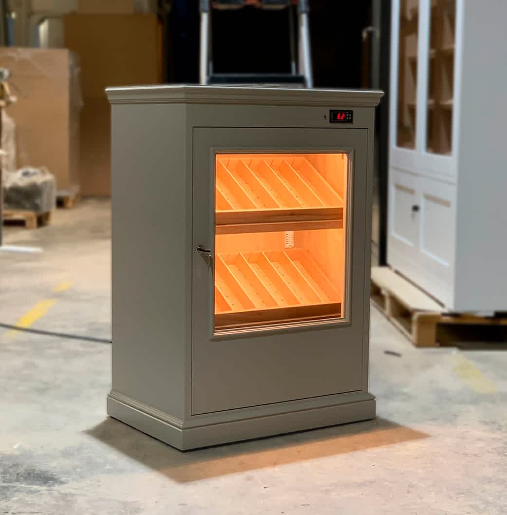 Medium cabinet humidor model Carrito