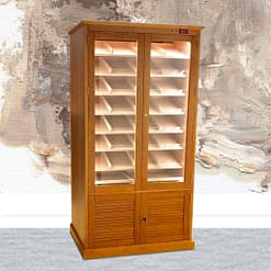 Belgrado humidor with cherry wood finish