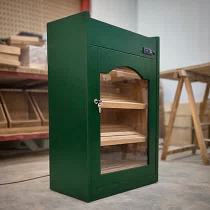 interior de humidor en cedro