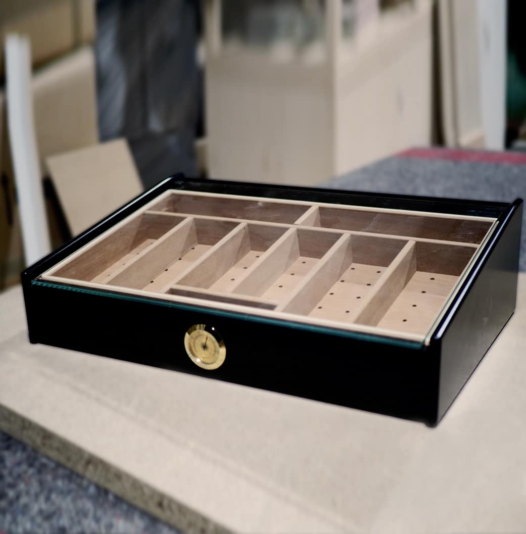Humidor Vega lacado negro