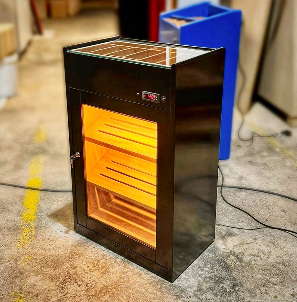 Humidor Estoril lacado negro