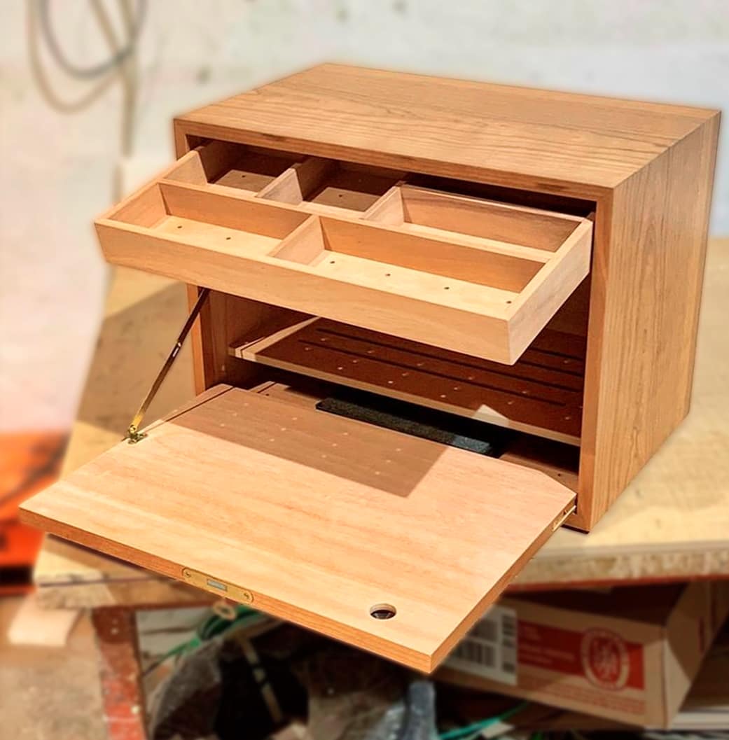 Humidor modelo Presidente con la puerta abierta