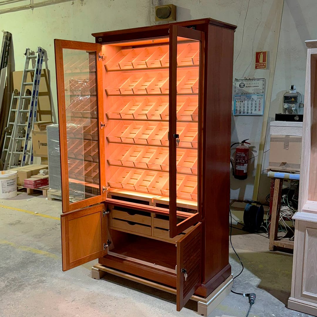 Humidor Belgrado con espacio para mazos