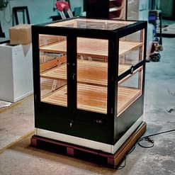 Humidor Expositor modelo Baviera en fábrica