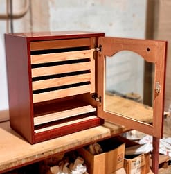 Humidor mediano modelo Berlín abierto