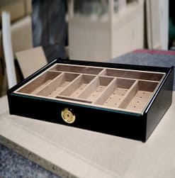 Humidor Vega lacado negro
