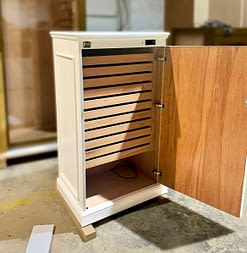 Carrito white Humidor blind open