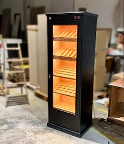 Humidor vitrina Ventus lacado negro