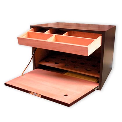 Humidor modelo Presidente con la puerta abierta