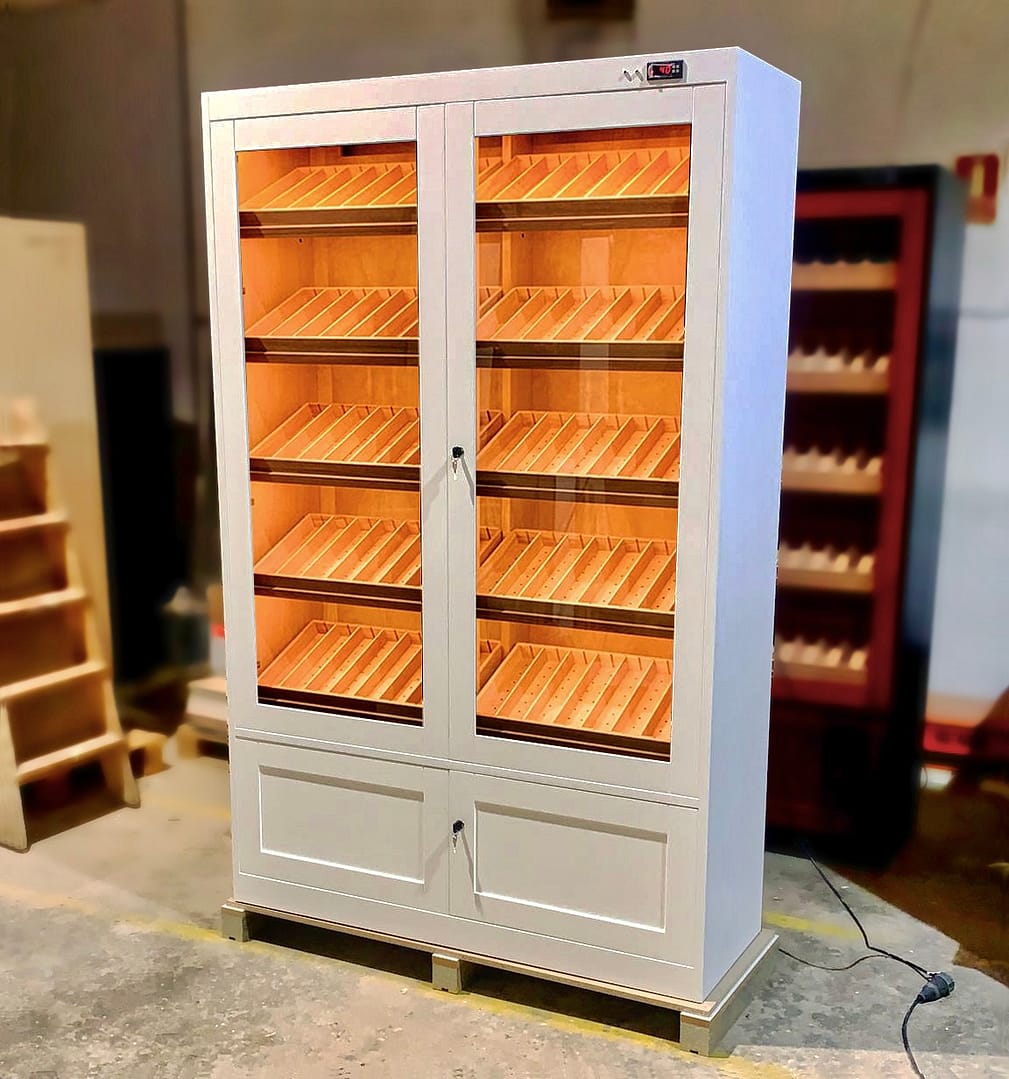 Showcase humidor model Aficionado