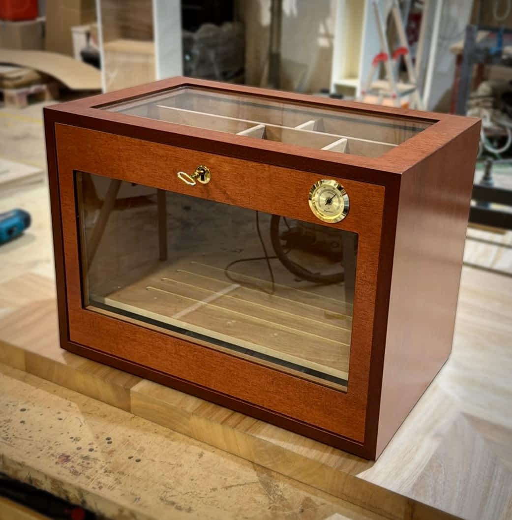 Lacquered glass Presidente tabletop humidor