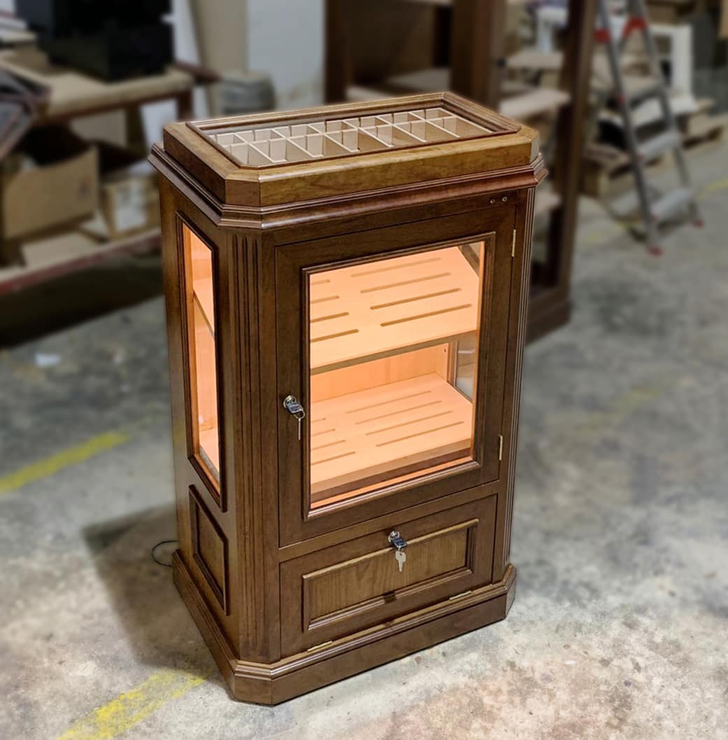 Medium cabinet humidor model Atenas