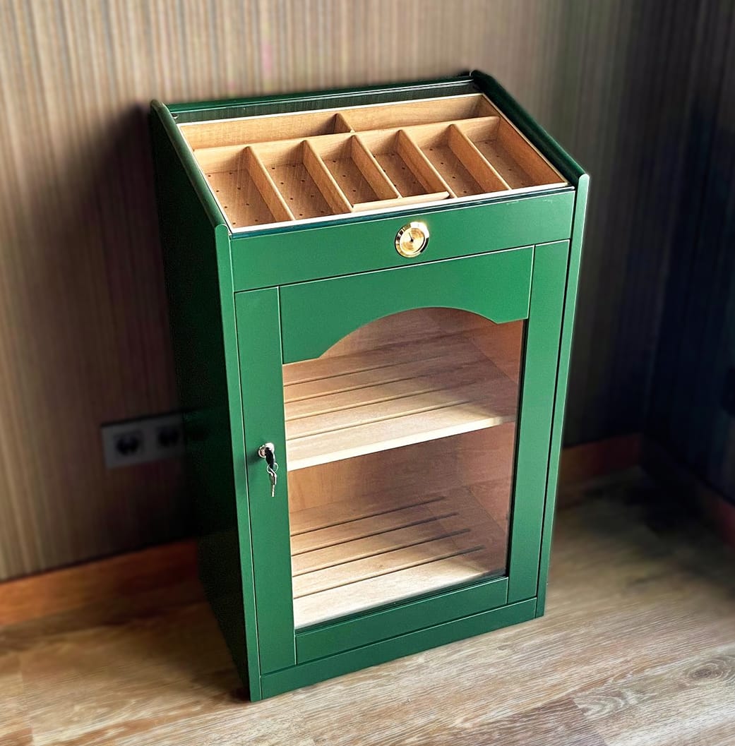 Medium green cabinet humidor model Caribe