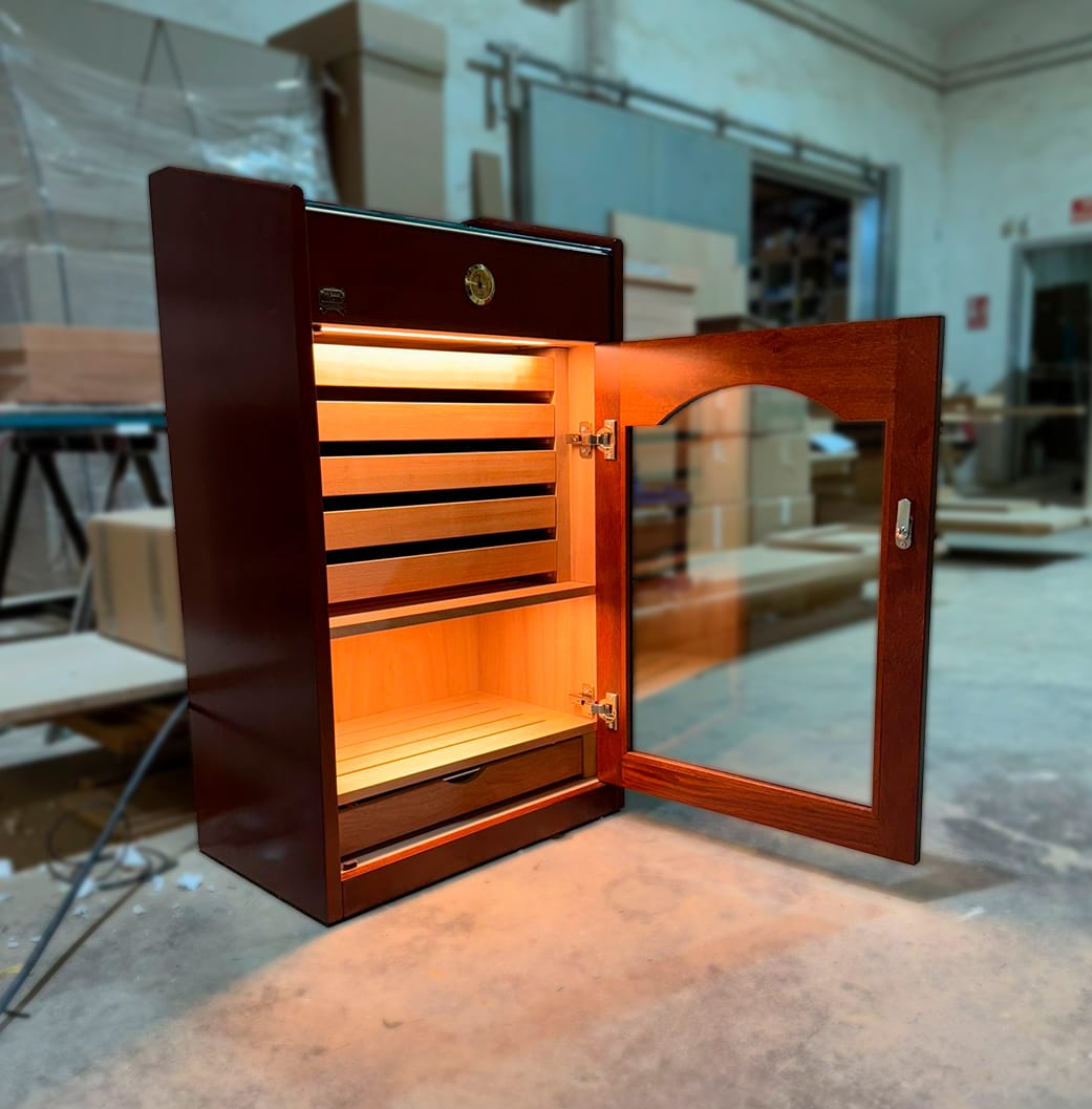 Medium cabinet humidor model Caribe