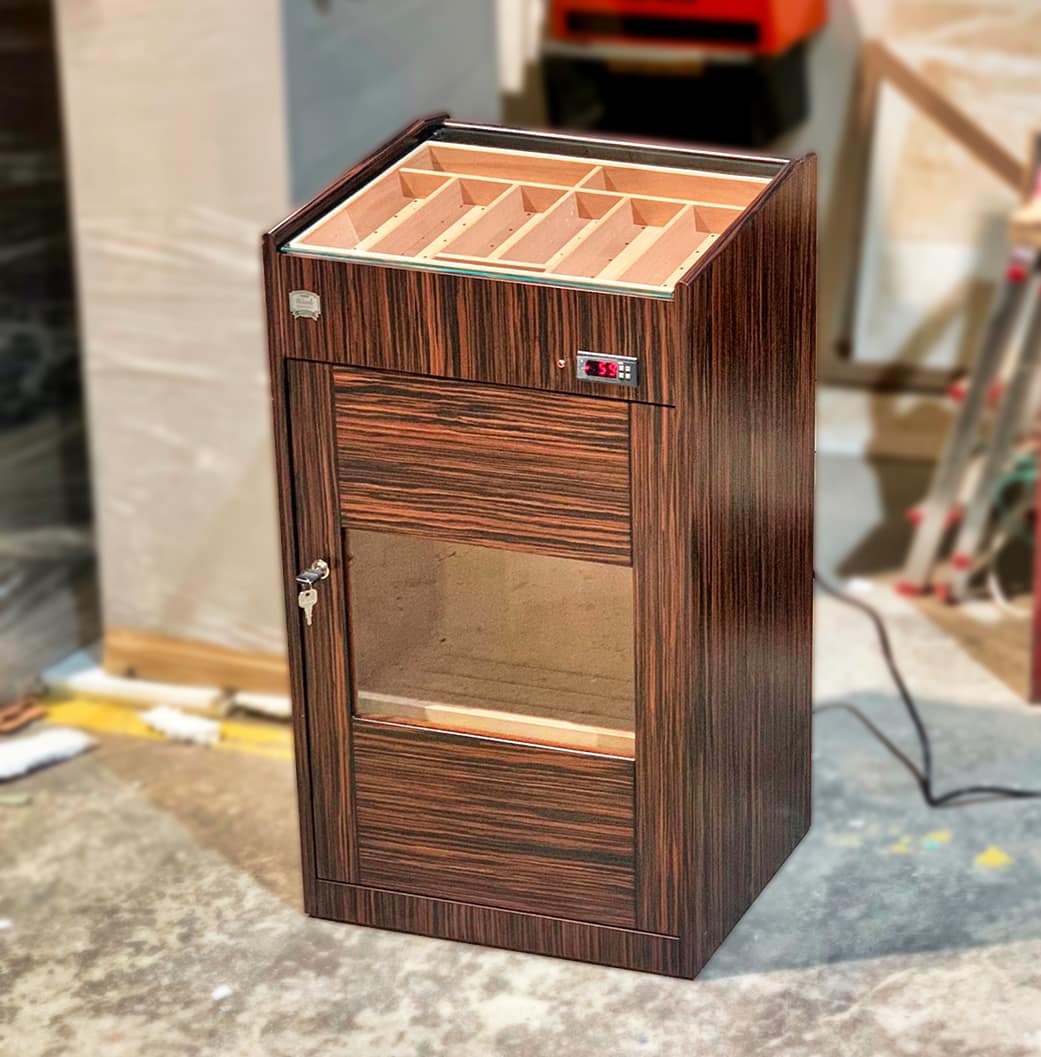 Medium cabinet humidor model Caribe