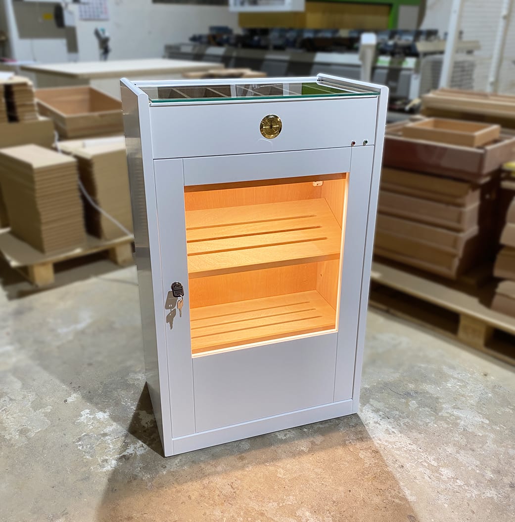 Estoril humidor, white lacquered