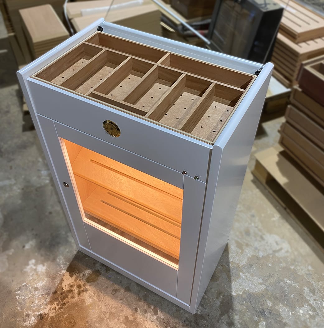 Estoril humidor, white lacquered