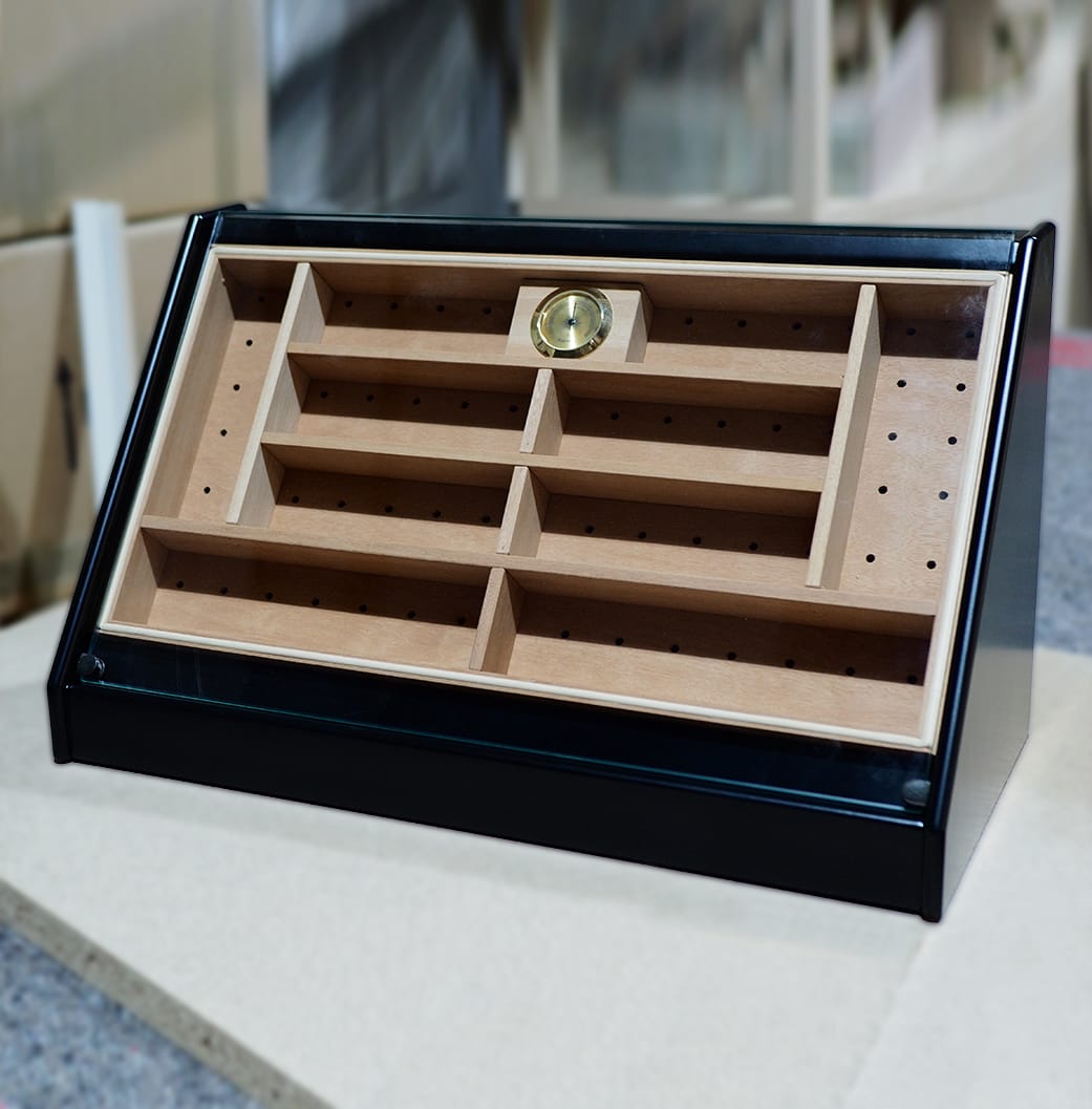 Black lacquered Palmera humidors