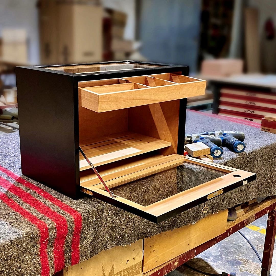 Humidor box model Presidente cristal abierto