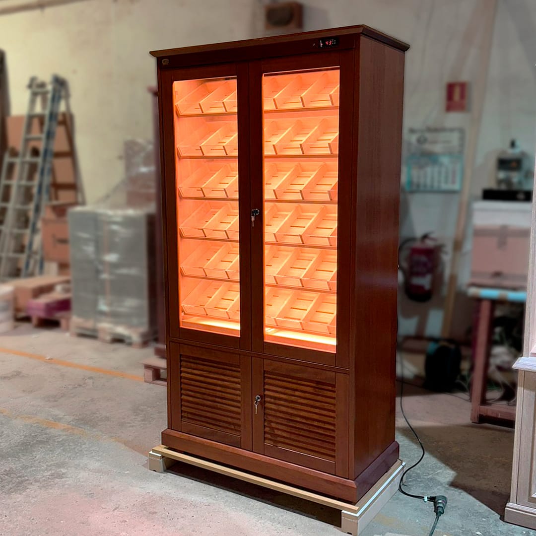 Belgrado mahogany varnished