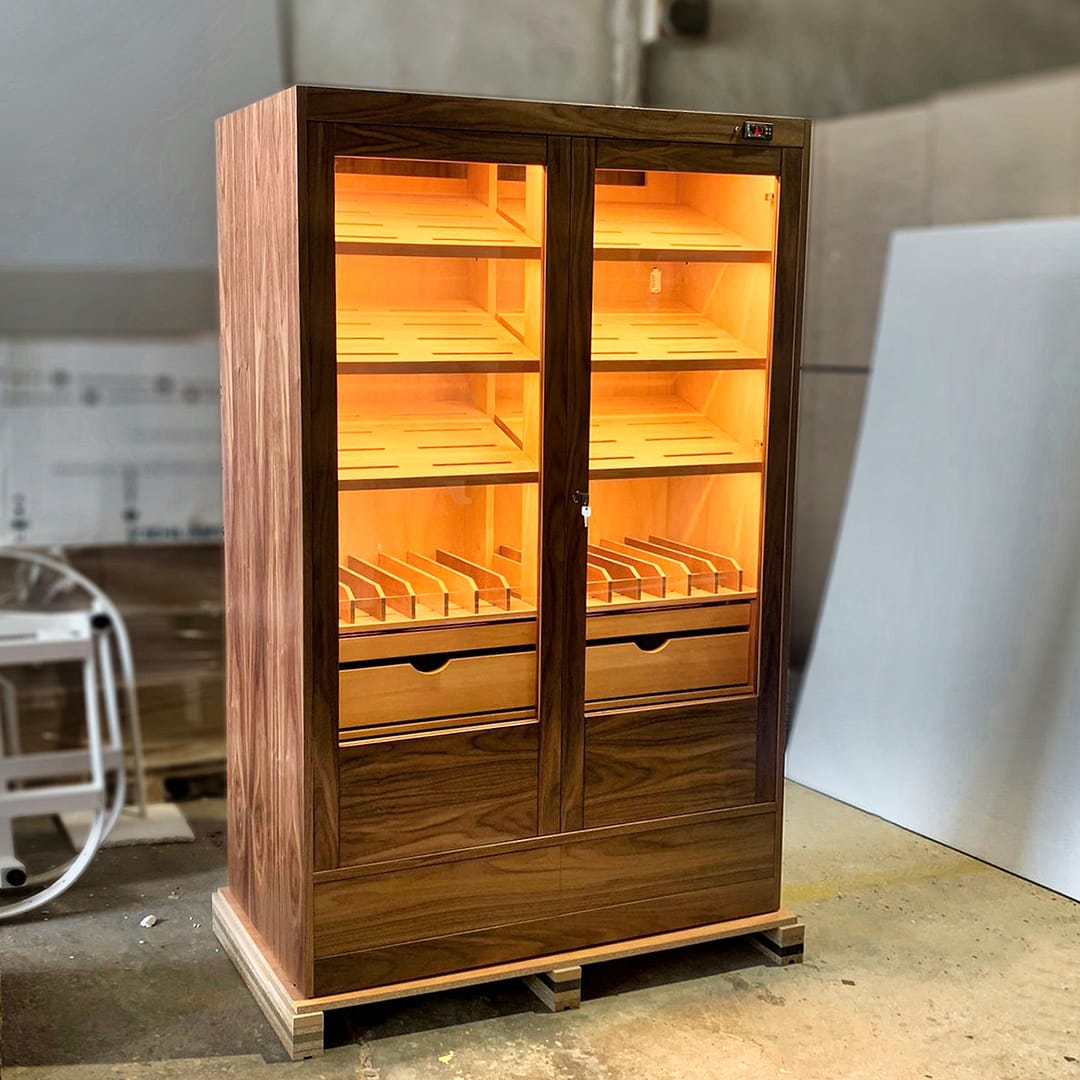 Quasar humidor walnut finish