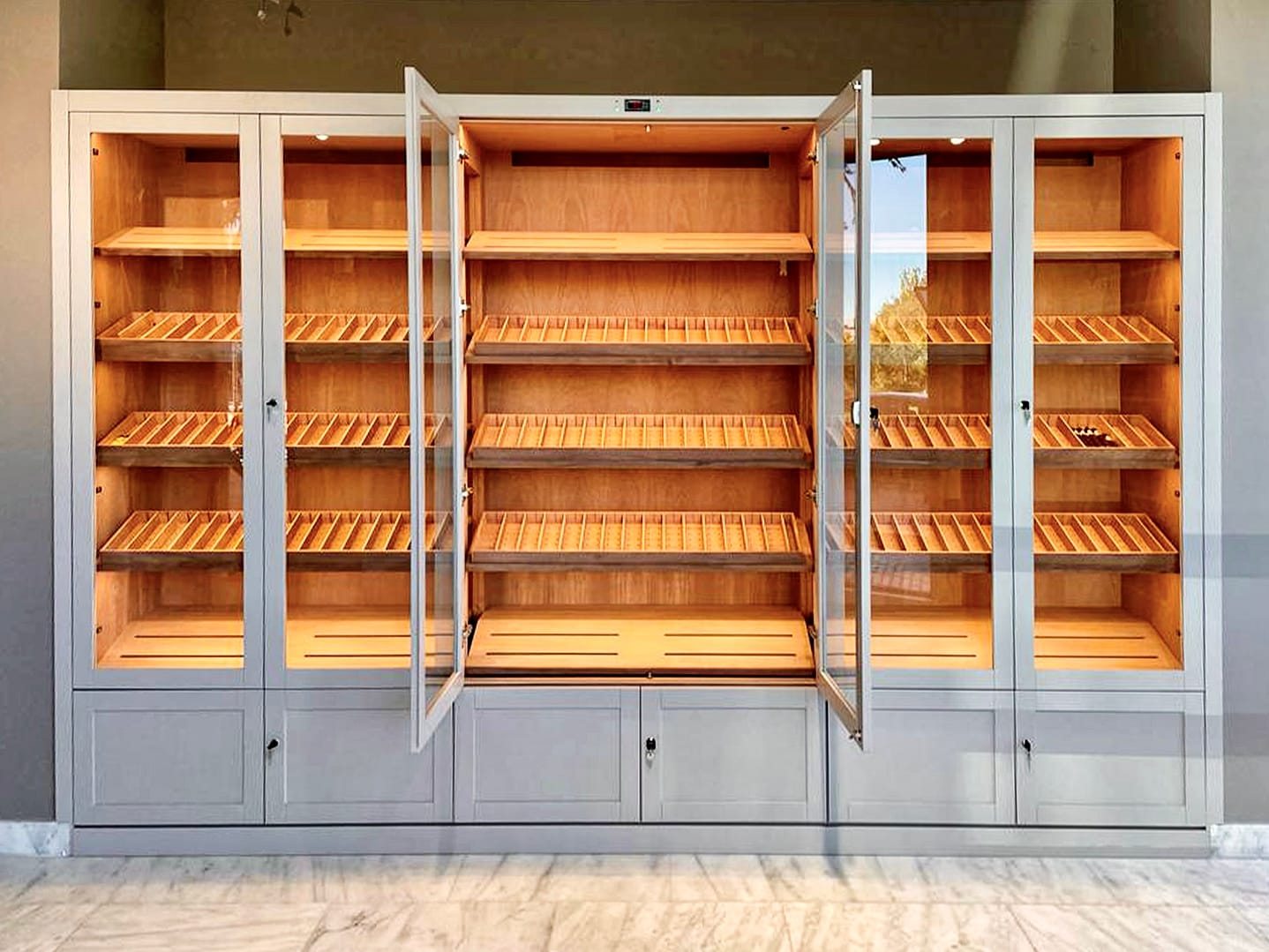Tobacconist humidor Taylor made