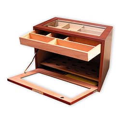 Humidor modelo Presidente cristal con la puerta abierta
