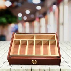 Humidor Vega acabado barnizado caoba