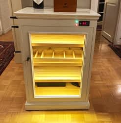 Medium cabinet humidor model Carrito