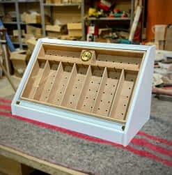 White lacquered Palmera humidors