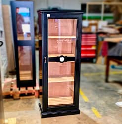 Black lacquered Pegaso humidors