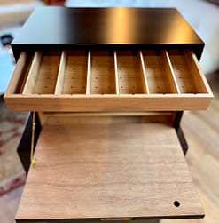 Black lacquered open desktop humidor, Presidente model