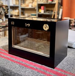 Black lacquered glass Presidente tabletop humidor
