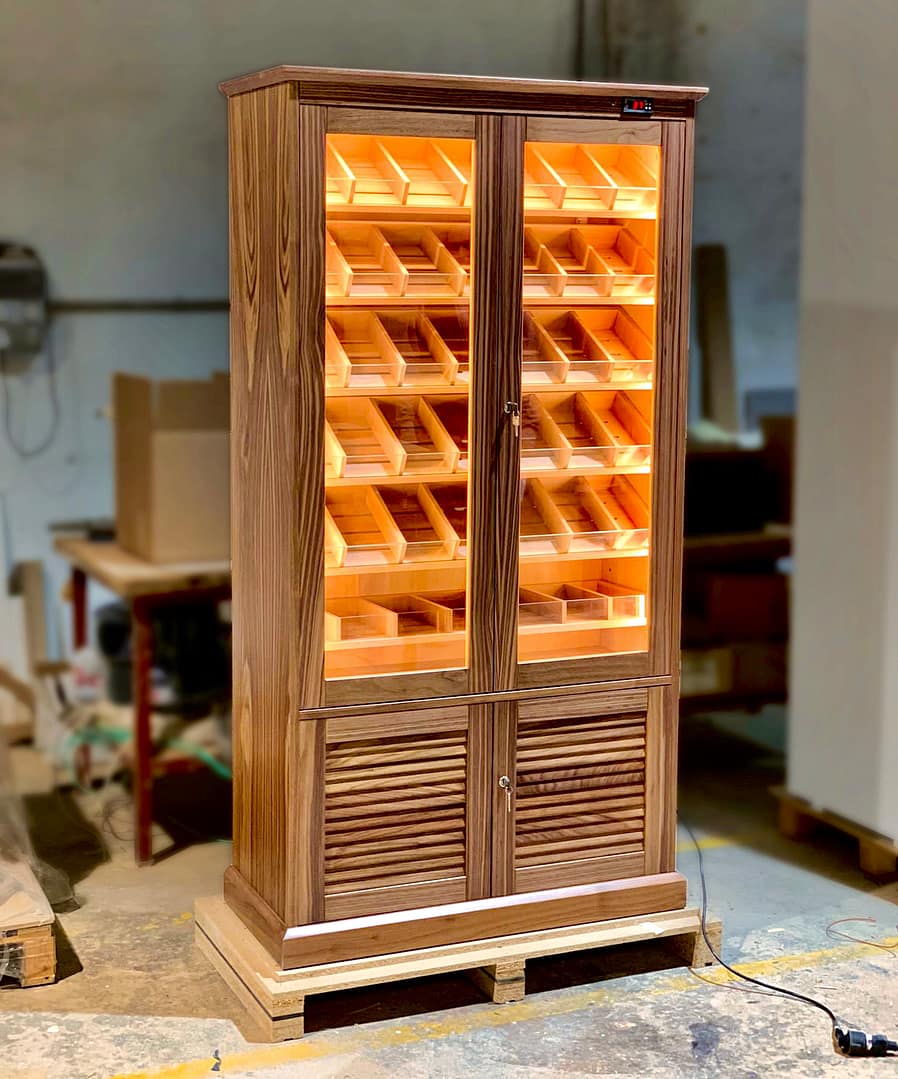 Showcase humidor model Belgrado cherry