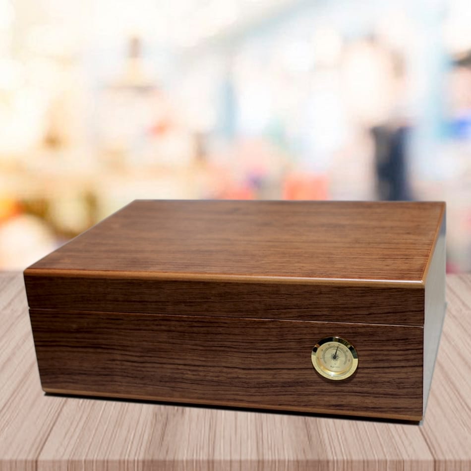 Exquisito humidor model walnut finish