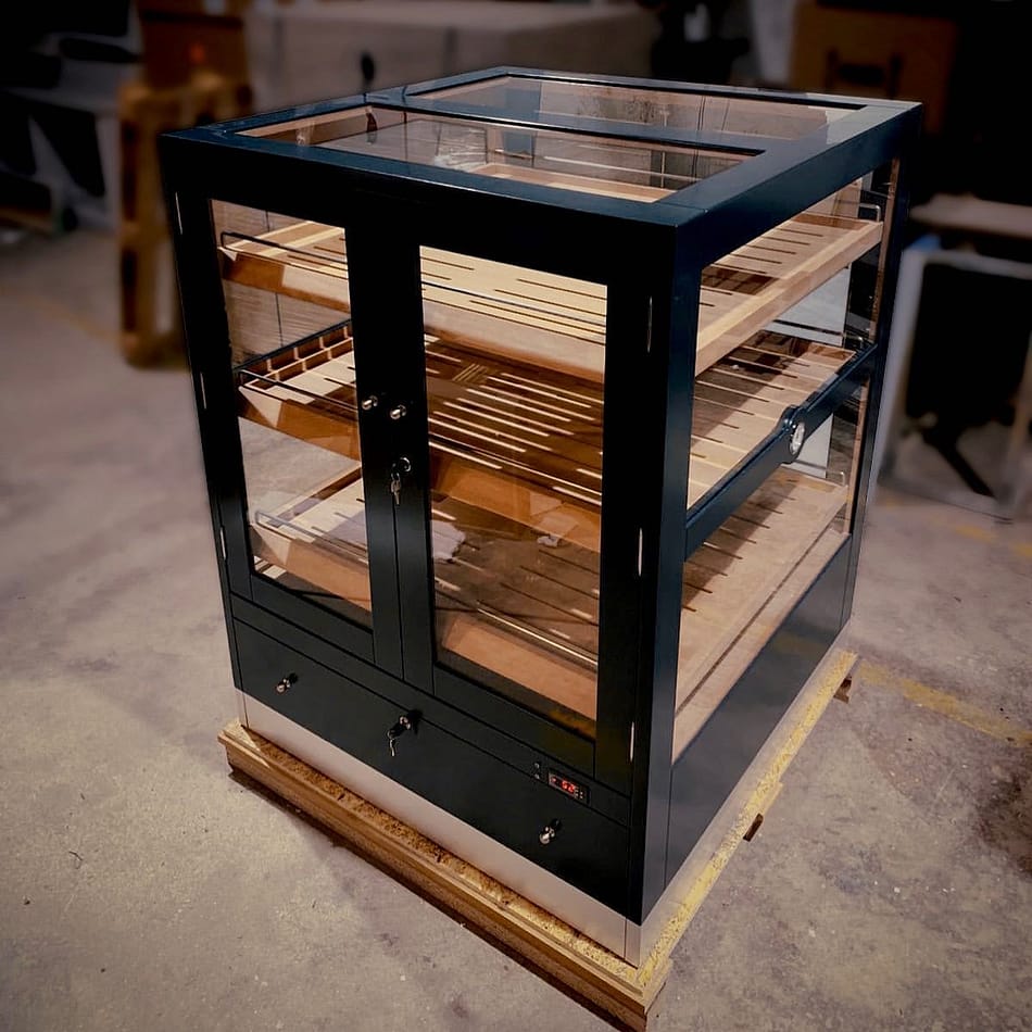 Showcase humidor model Baviera