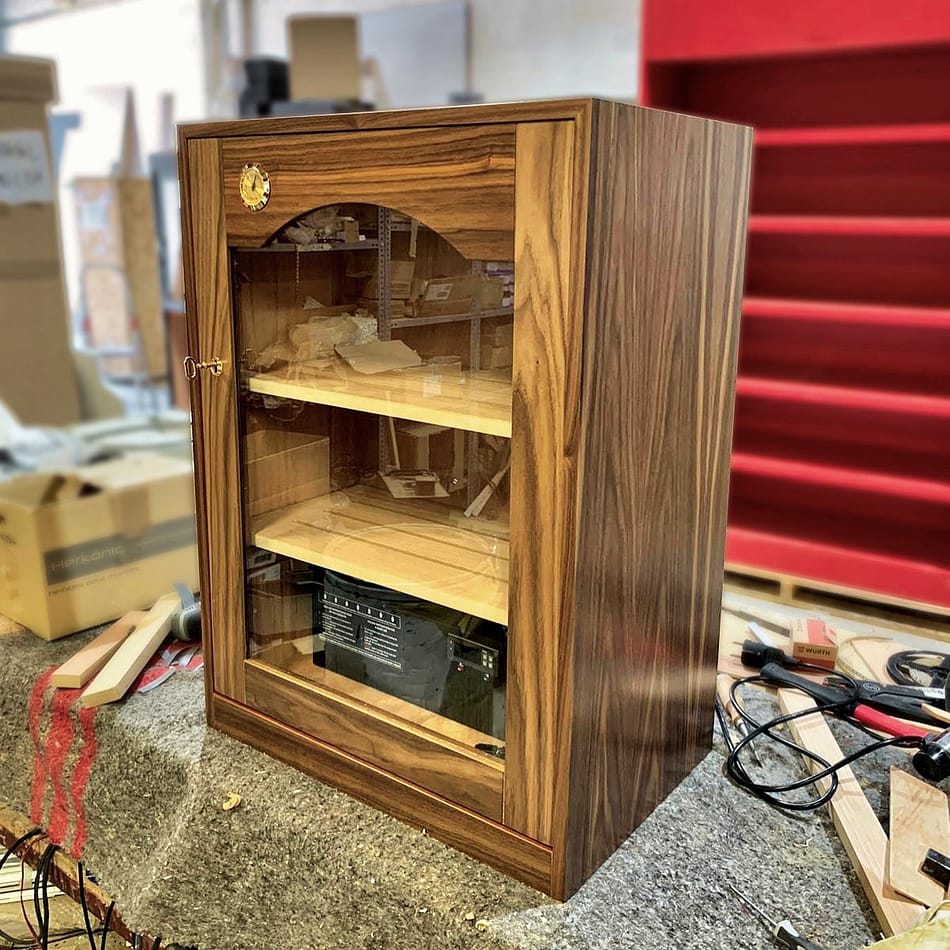 Medium cabinet humidor model Berlin