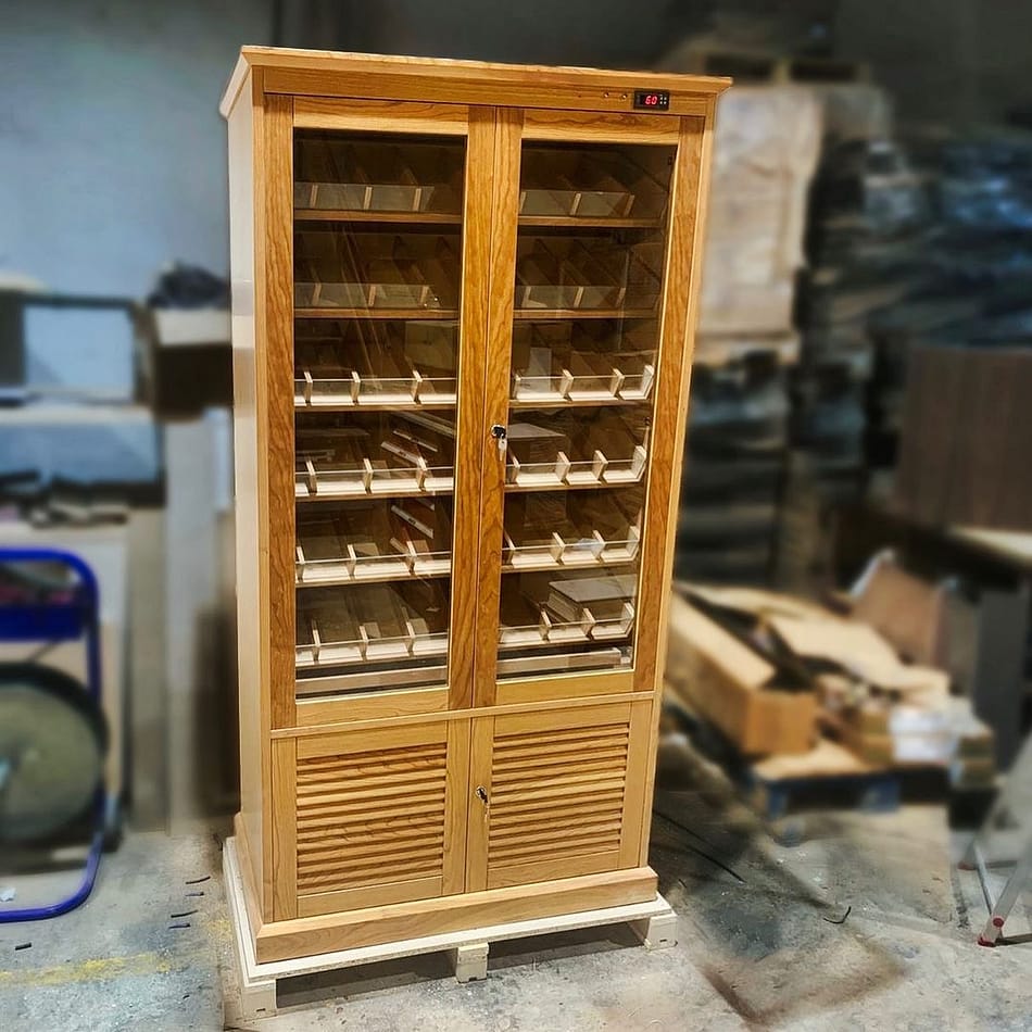 Humidor display case model Belgrado