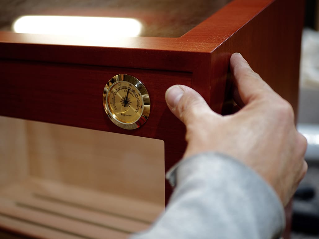 Montaje humidor modelo Inclinado